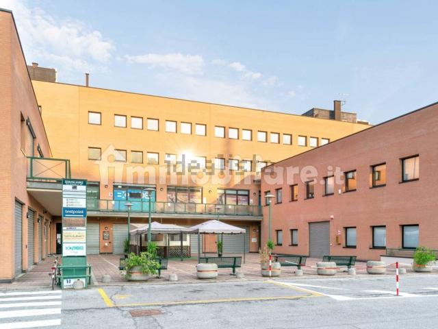 Locale Commerciale in affitto a Quartiere Navile, Bologna