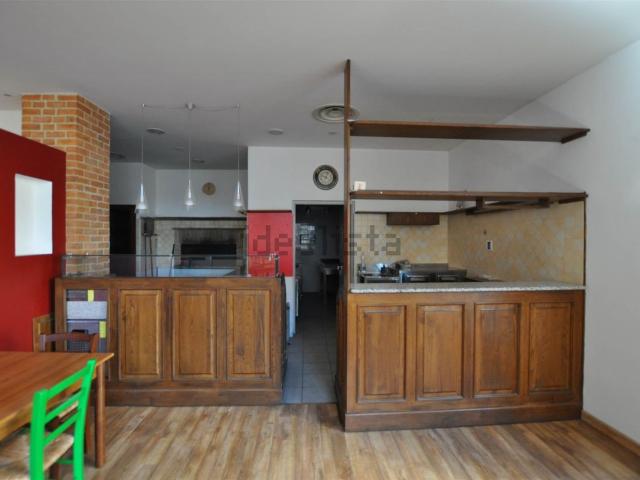 Locale Commerciale in affitto a Pozzuolo, Castiglione Del Lago