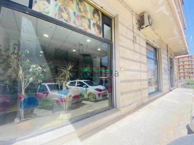 Locale Commerciale in affitto a Ragusa, Sicilia