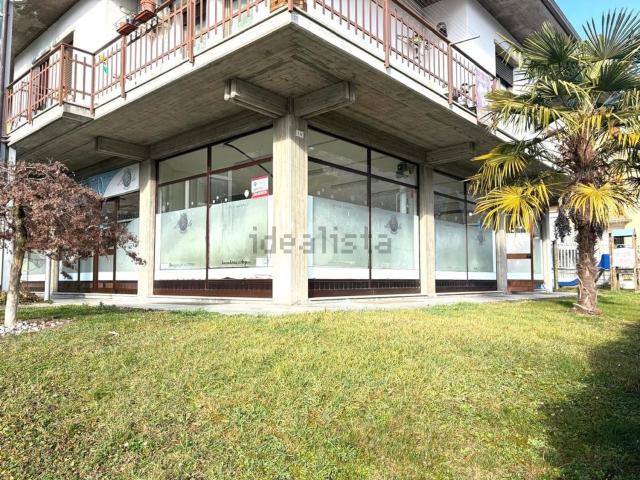 Locale Commerciale in affitto a Sovere, Lombardia