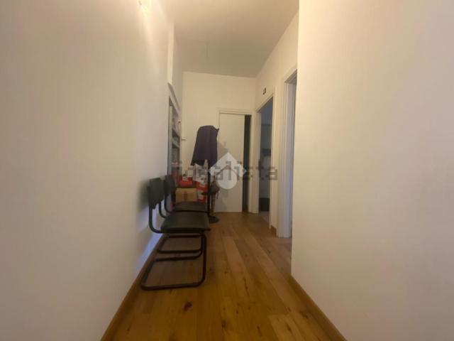 Locale Commerciale in affitto a Borgo Palazzo, Bergamo
