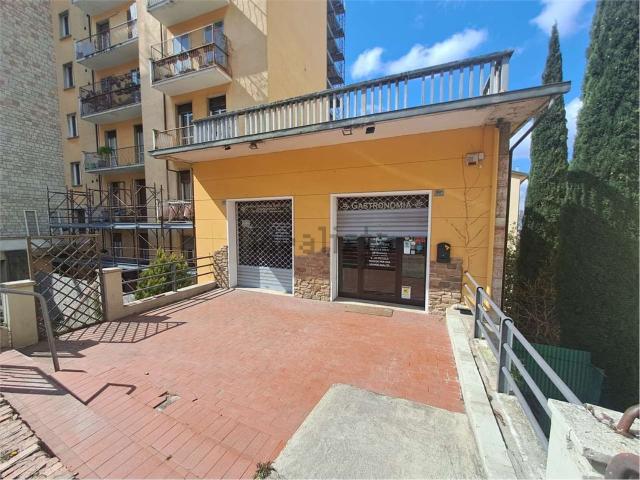 Locale Commerciale in affitto a Cenerente, Umbria