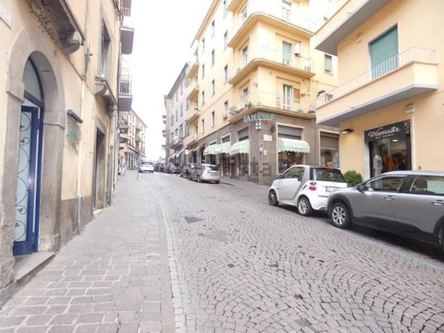 Locale Commerciale in affitto a Viterbo, Lazio