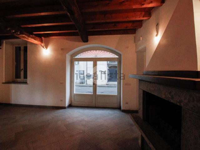 Locale Commerciale in affitto a Ossago, Lombardia