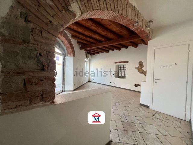 Locale Commerciale in affitto a Loreto, Bergamo