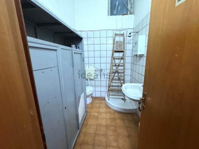 Locale Commerciale in affitto a Calabria, Catanzaro