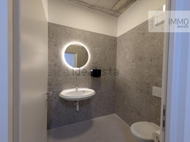Locale Commerciale in affitto a Burggrafenamt - Burgraviato, Merano - Meran