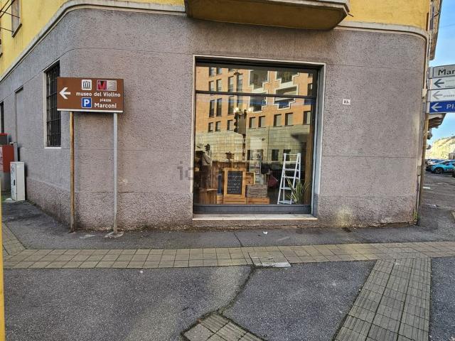 Locale Commerciale in affitto a Vecchia Dogana, Cremona
