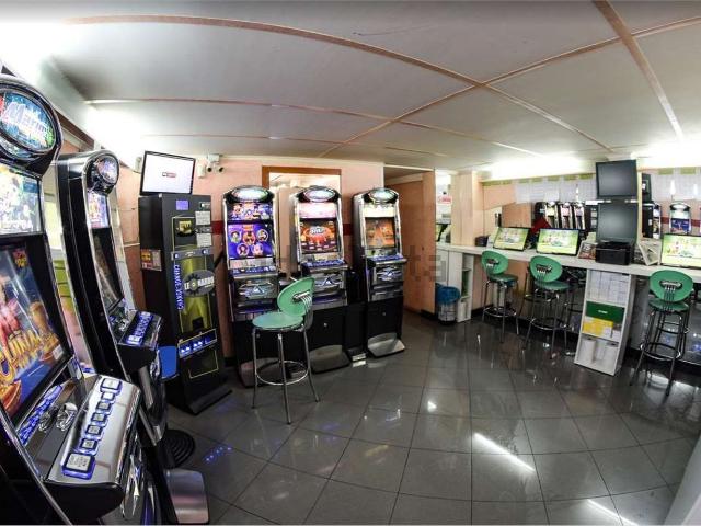 Locale Commerciale in affitto a Puglia, Brindisi