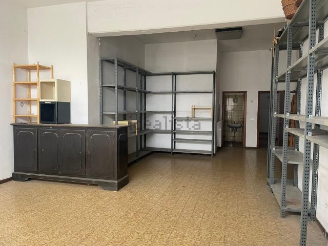 Locale Commerciale in affitto a Nuovo Circondario Imolese, Dozza Imolese