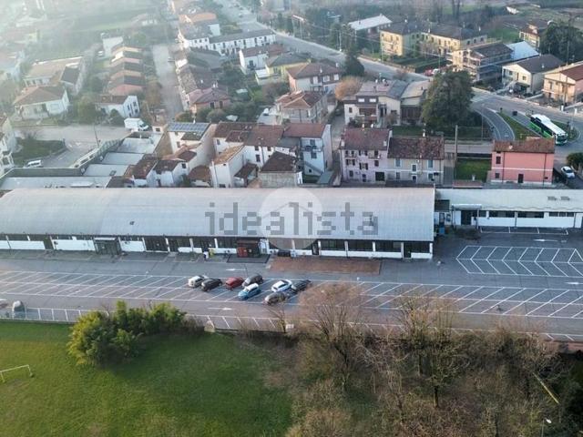 Locale Commerciale in affitto a Asola, Lombardia