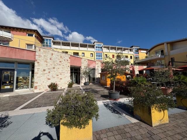Locale Commerciale in affitto a Pieve del Grappa, Borso Del Grappa