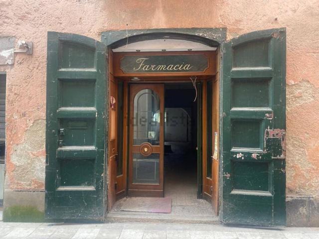 Locale Commerciale in affitto a Caiazzo, Campania