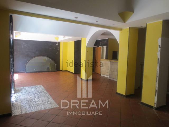 Locale Commerciale in affitto a San Benedetto, Cagliari
