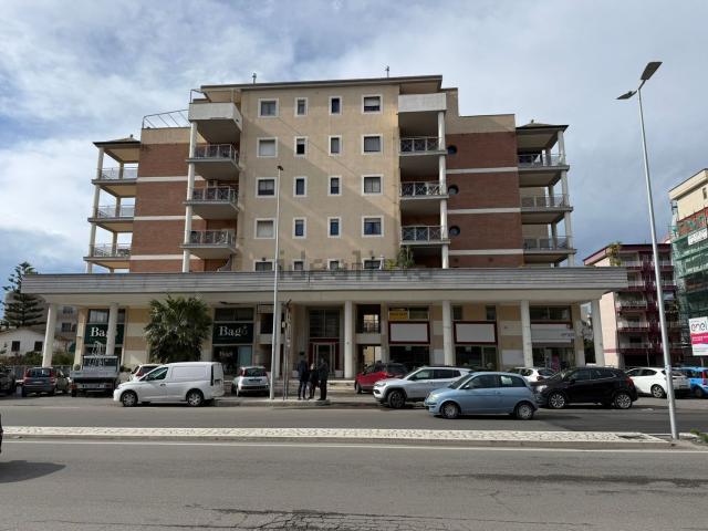 Locale Commerciale in affitto a Cooperative “Settembre 291”, Calabria