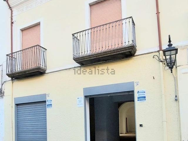 Locale Commerciale in affitto a Mercato San Severino, Campania