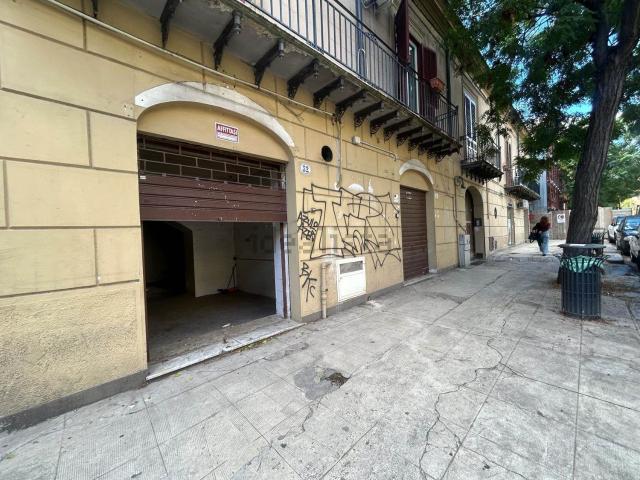 Locale Commerciale in affitto a IV Circoscrizione, Palermo
