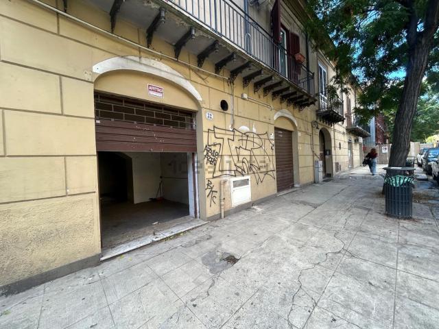 Locale Commerciale in affitto a IV Circoscrizione, Palermo