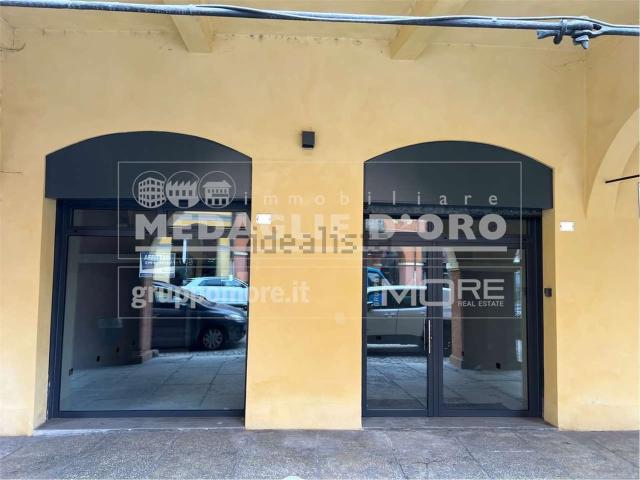 Locale Commerciale in affitto a Centro Storico, Modena
