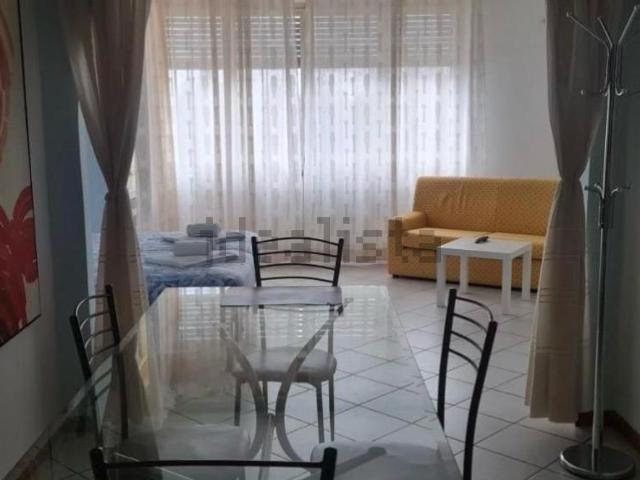 Locale Commerciale in affitto a Ovest, Brenzone