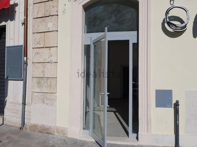 Locale Commerciale in affitto a Santa Lucia, Siracusa
