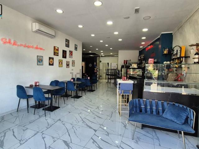 Locale Commerciale in affitto a Avellino, Campania
