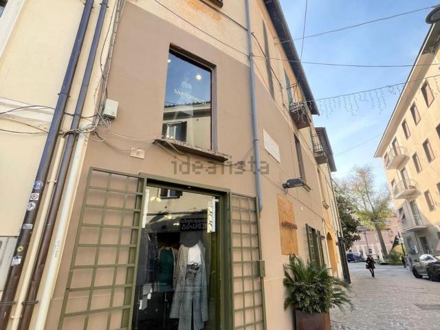 Locale Commerciale in affitto a Città Giardino, Terni