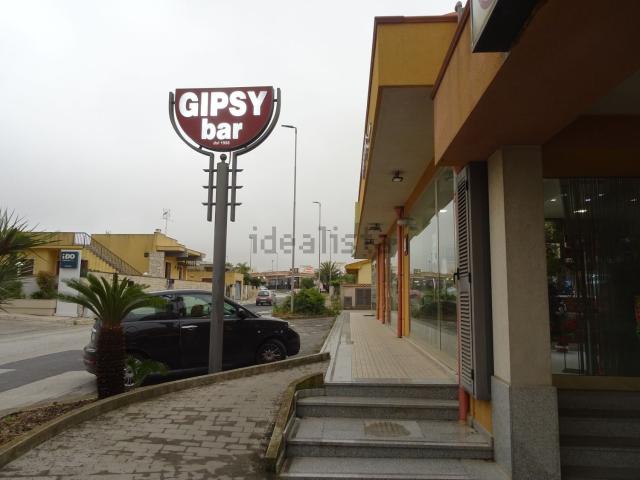 Locale Commerciale in affitto a Modica, Sacro Cuore