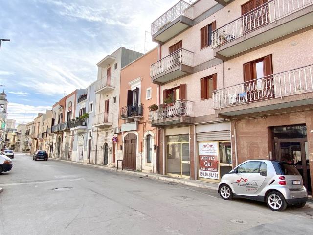 Locale Commerciale in affitto a Valenzano San Lorenzo, Puglia