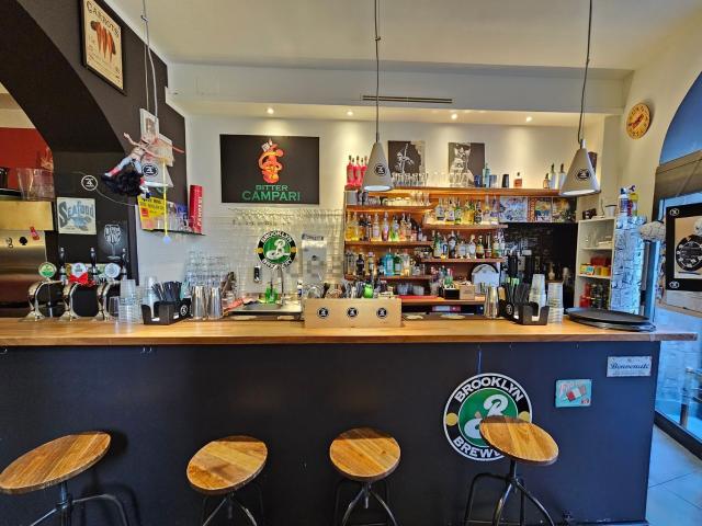Locale Commerciale in affitto a Biumo Superiore, Varese