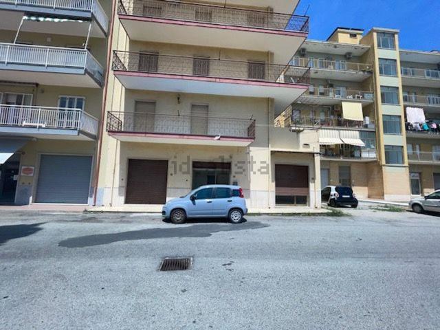 Locale Commerciale in affitto a Soverato Marina, Calabria
