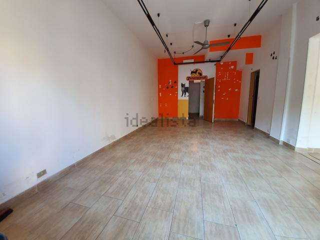 Locale Commerciale in affitto a Ragusa, Sicilia