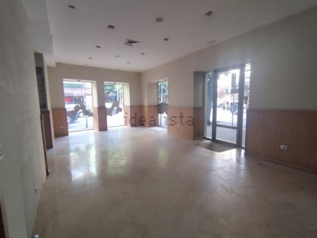 Locale Commerciale in affitto a San Silvestro, Cassino