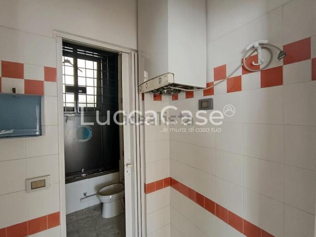 Locale Commerciale in affitto a San Giuliano Terme, Toscana