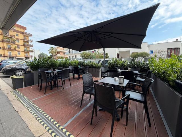 Locale Commerciale in affitto a Puglia, Bari