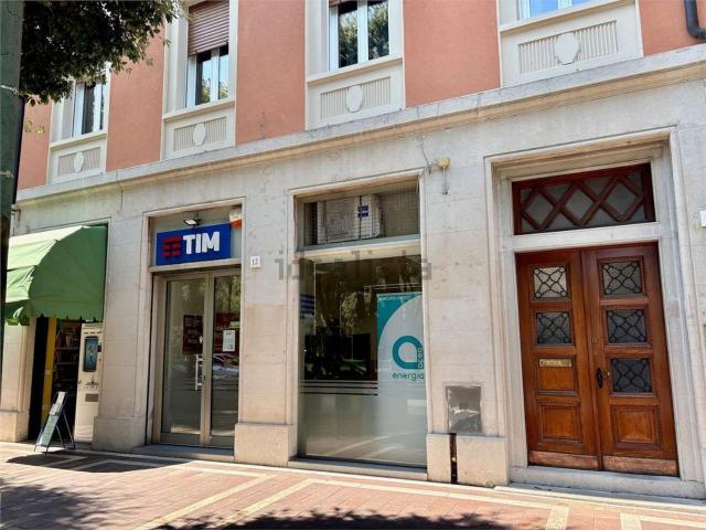 Locale Commerciale in affitto a Monfalcone, Friuli-Venezia Giulia