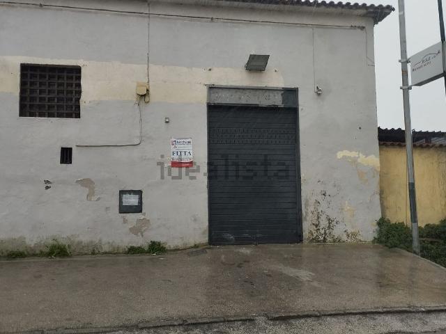 Locale Commerciale in affitto a Cittadella di Casoria, Casoria