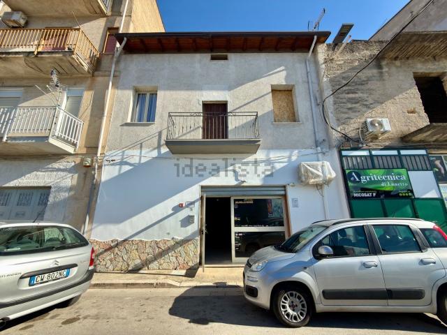 Locale Commerciale in affitto a Partinico, Sicilia