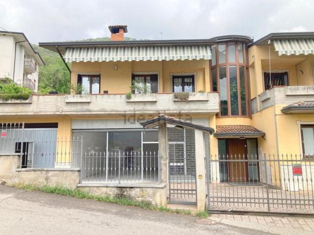 Locale Commerciale in affitto a Comunità montana della valle Trompia, Lumezzane