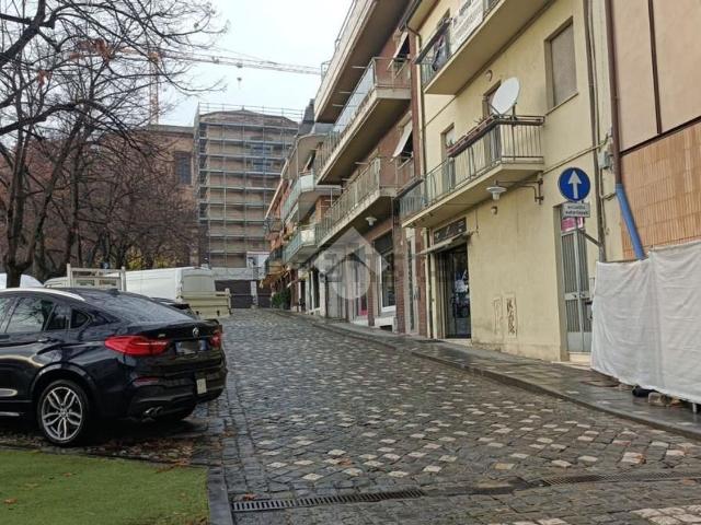 Locale Commerciale in affitto a Unione di comuni Valmarecchia, Santarcangelo Di