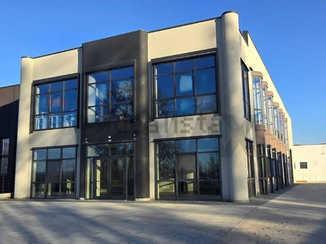 Locale Commerciale in affitto a Volta Mantovana, Lombardia