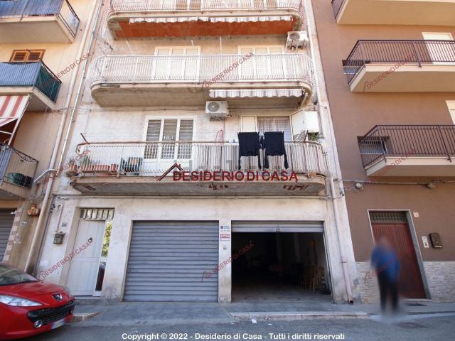 Locale Commerciale in affitto a Piano Madonna, Altavilla Milicia