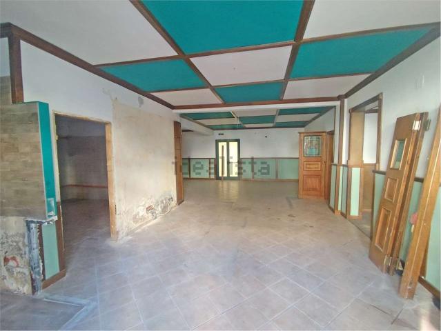 Locale Commerciale in affitto a Puglia, Bari