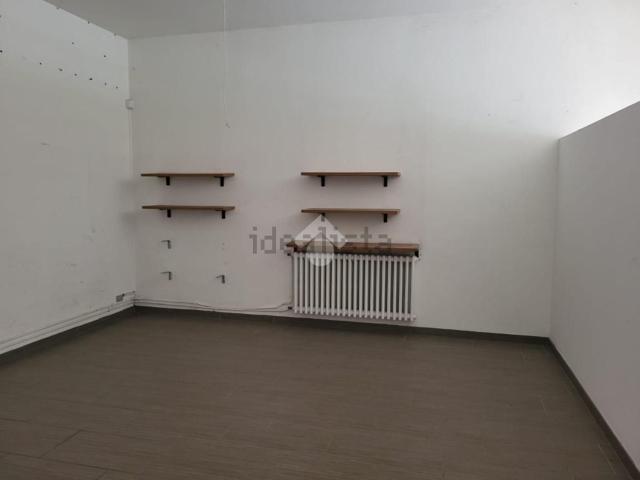 Locale Commerciale in affitto a Castelli Calepio, Lombardia