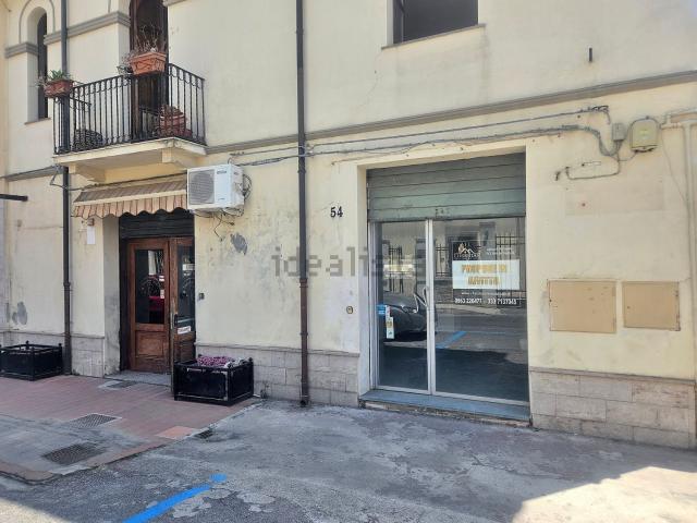 Locale Commerciale in affitto a Calabria, Vibo Valentia
