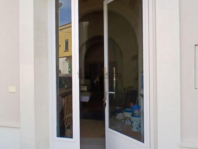 Locale Commerciale in affitto a Puglia, Lecce