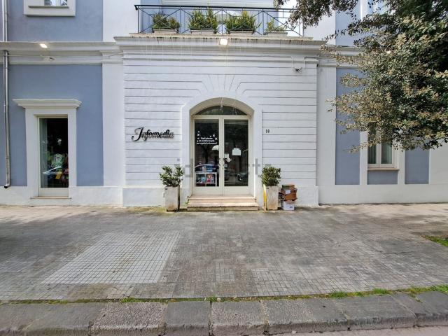 Locale Commerciale in affitto a Puglia, Lecce