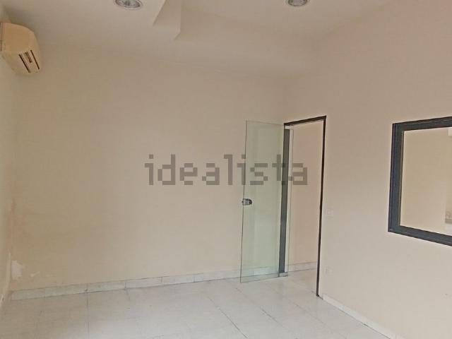 Locale Commerciale in affitto a Frosinone, Lazio