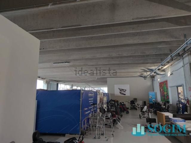 Locale Commerciale in affitto a Liscate, Lombardia