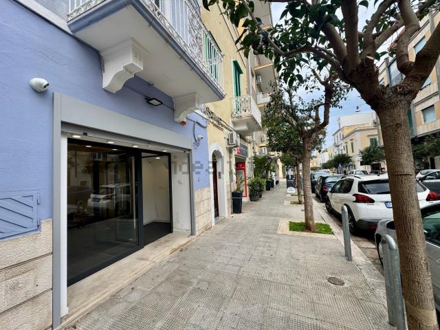 Locale Commerciale in affitto a Puglia, Bari